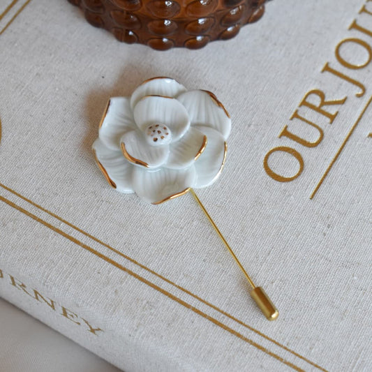 Floral brooch