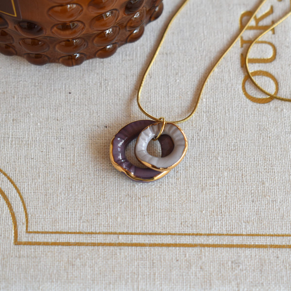 Color duet necklace
